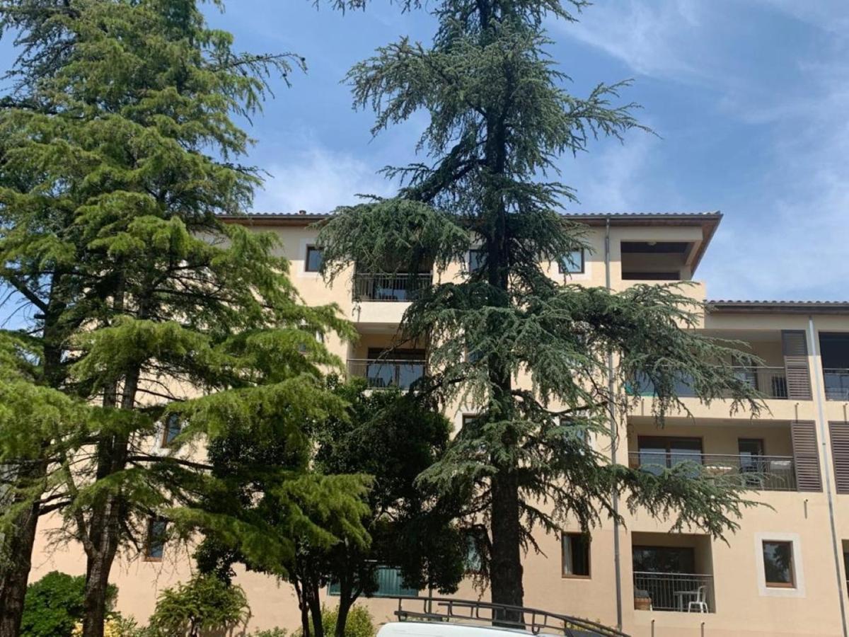 Appartement Dans Residence Avec Piscine Et Parking Uzes Exterior photo